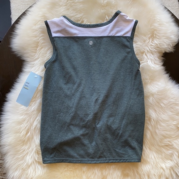 Z by Zella crop top with mesh paneling size M - Picture 4 of 5